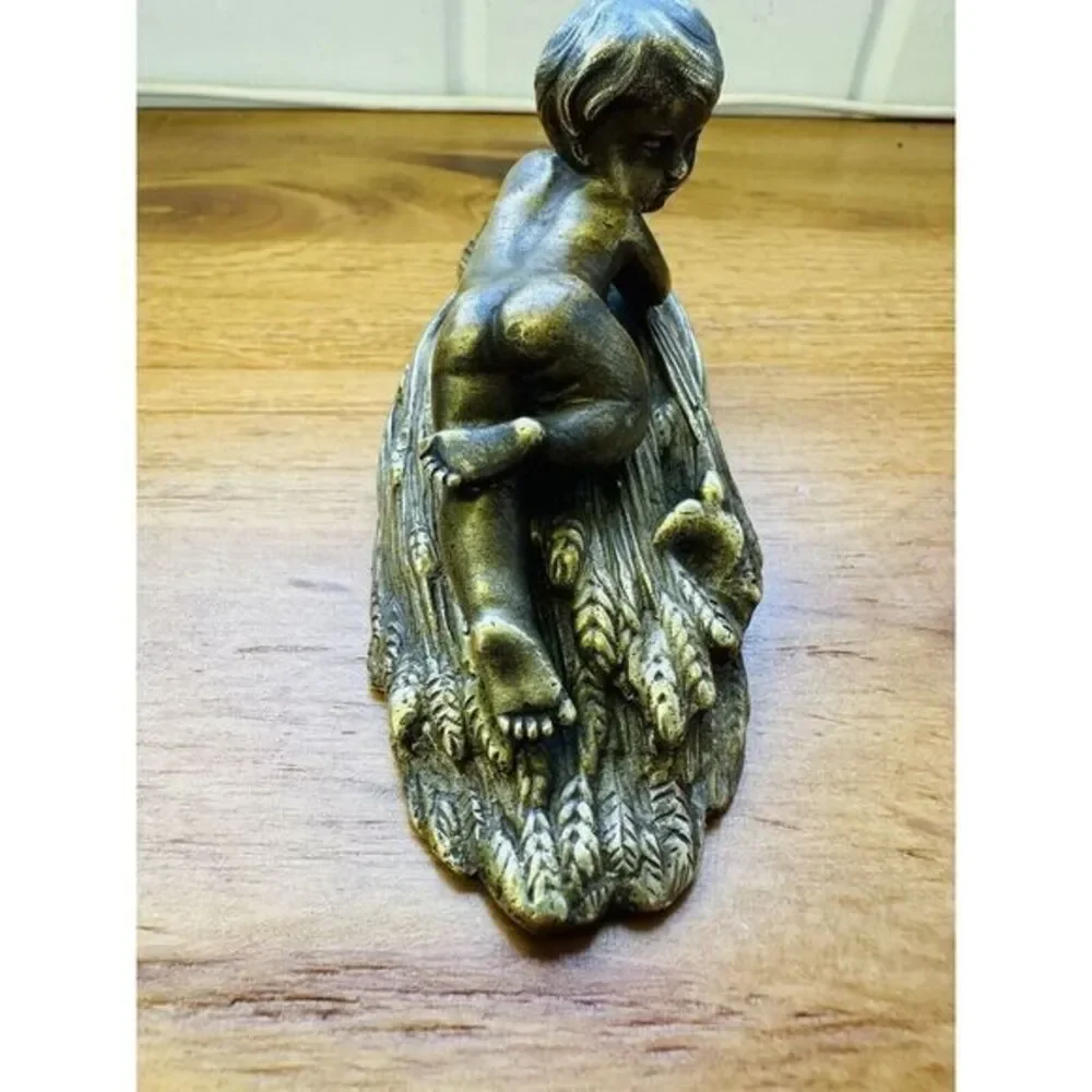 French Bronze and Gilt Metal Box Child & Bird On Wheat Bundle Vintage‎